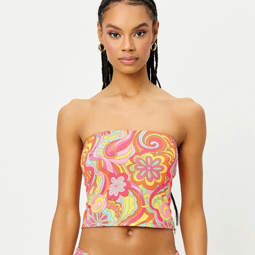 Frankie’s Bikinis x Hailee Steinfeld Strapless Peace Tube Top Far Out Floral XL